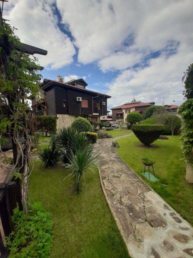 Коттедж-люкс в закрытом комплексе в 50 метрах от Райского залива Коттедж-люкс в закрытом комплексе в 50 метрах от Райского залива