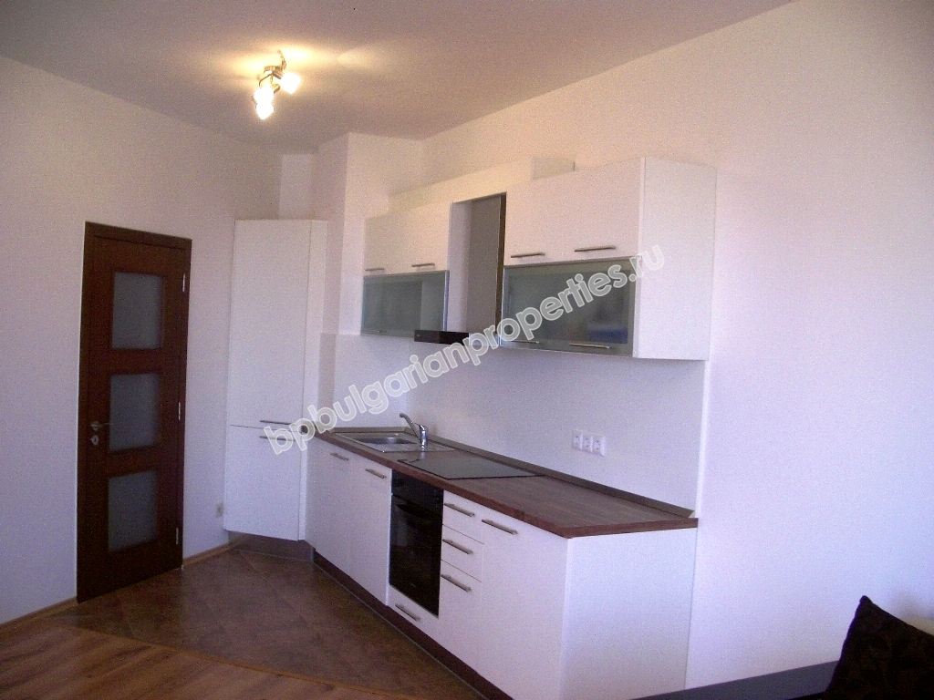 Роскошная двухкомнатная меблированная квартира на первой линии с видом на море недалеко от Варны Роскошная двухкомнатная меблированная квартира на первой линии с видом на море недалеко от Варны