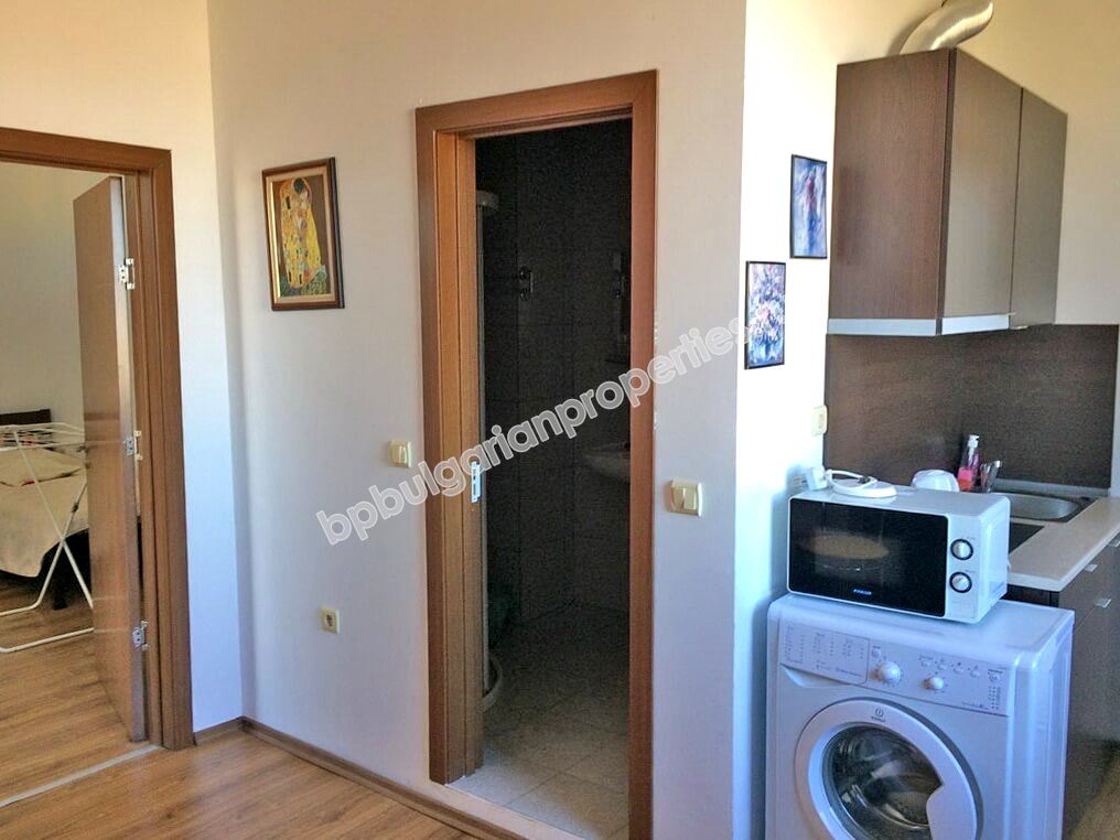 Двухкомнатная меблированная квартира близко к пляжу на продажу в курорте Солнечный Берег