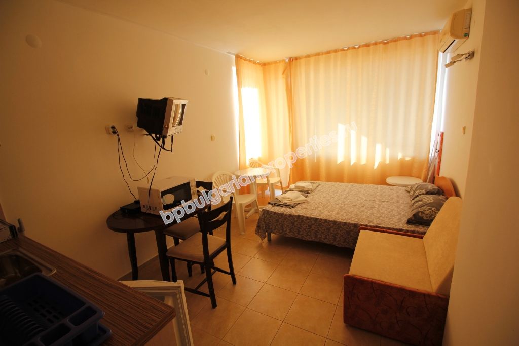 Меблированная студия близко к пляжу на продажу в курорте Солнечный Берег