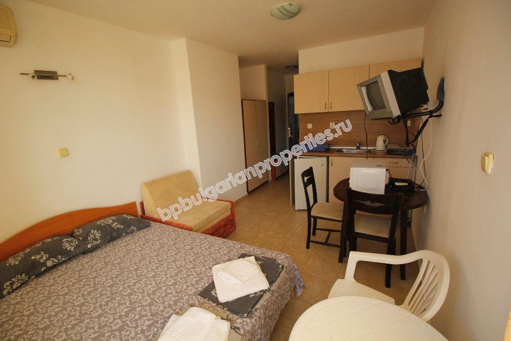 Меблированная студия близко к пляжу на продажу в курорте Солнечный Берег