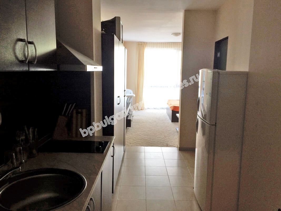 Просторная меблированная студия близко к морю на продажу в курорте Солнечный Берег