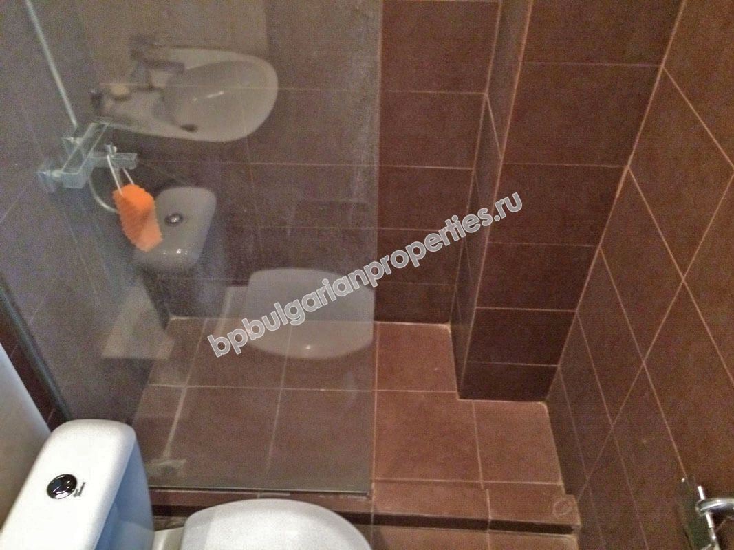 Просторная меблированная студия близко к морю на продажу в курорте Солнечный Берег