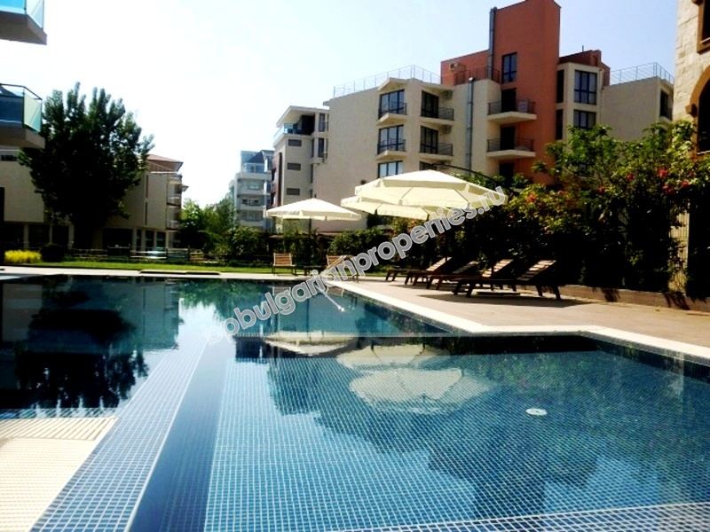 Просторная меблированная студия близко к морю на продажу в курорте Солнечный Берег