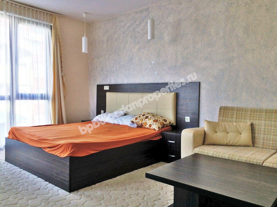 Просторная меблированная студия близко к морю на продажу в курорте Солнечный Берег