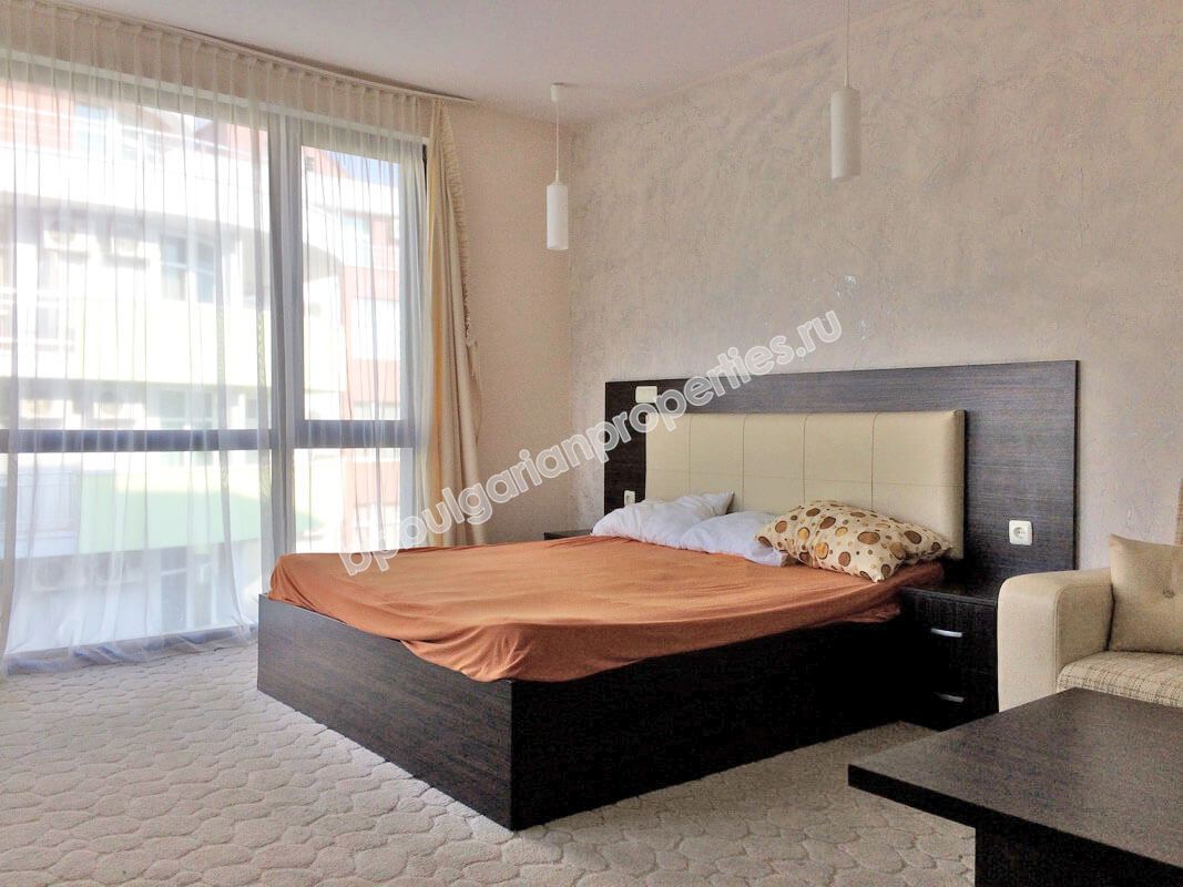 Просторная меблированная студия близко к морю на продажу в курорте Солнечный Берег