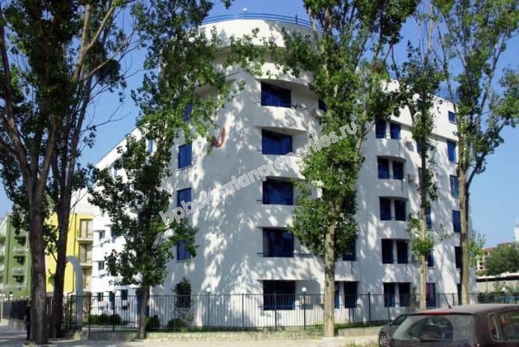 Дешевая обставленная студия на продажу в курорте Солнечный Берег Дешевая обставленная студия на продажу в курорте Солнечный Берег