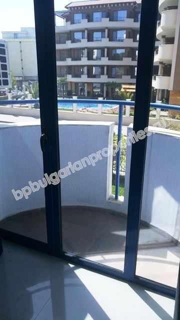 Дешевая обставленная студия на продажу в курорте Солнечный Берег Дешевая обставленная студия на продажу в курорте Солнечный Берег