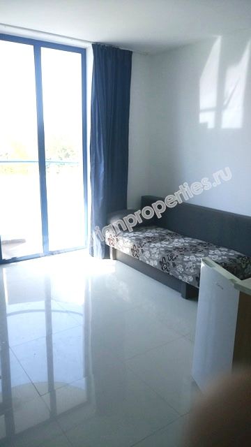 Дешевая обставленная студия на продажу в курорте Солнечный Берег Дешевая обставленная студия на продажу в курорте Солнечный Берег