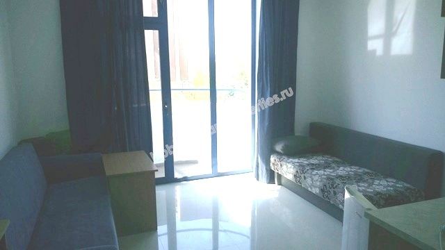 Дешевая обставленная студия на продажу в курорте Солнечный Берег Дешевая обставленная студия на продажу в курорте Солнечный Берег