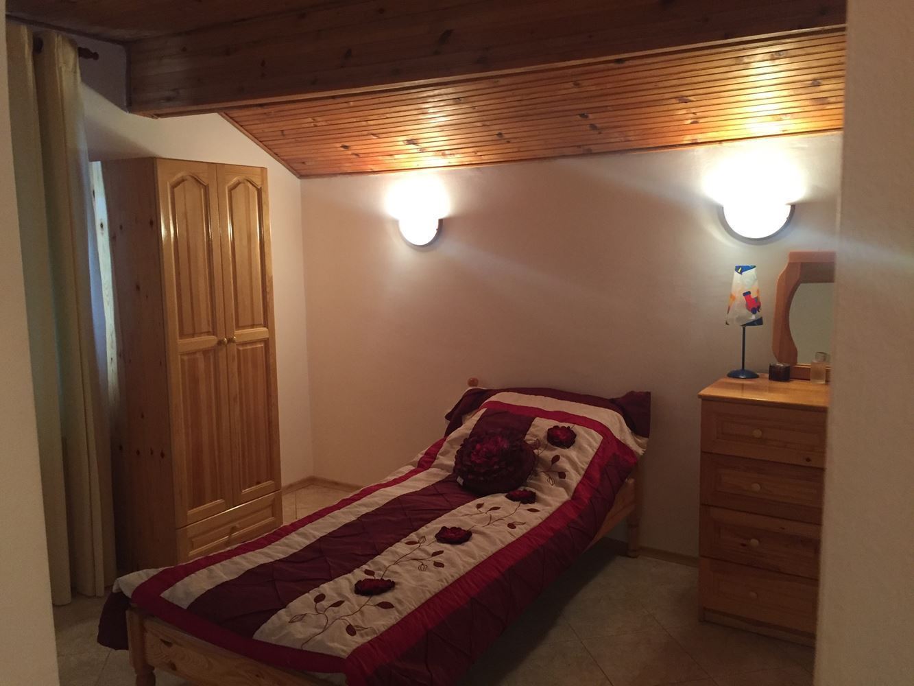 Меблированный отдельный дом с участком близко от Бургаса Меблированный отдельный дом с участком близко от Бургаса