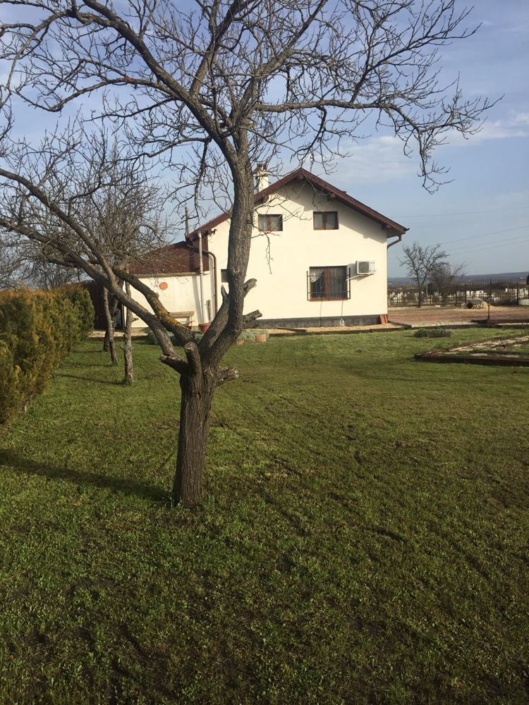 Меблированный отдельный дом с участком близко от Бургаса Меблированный отдельный дом с участком близко от Бургаса