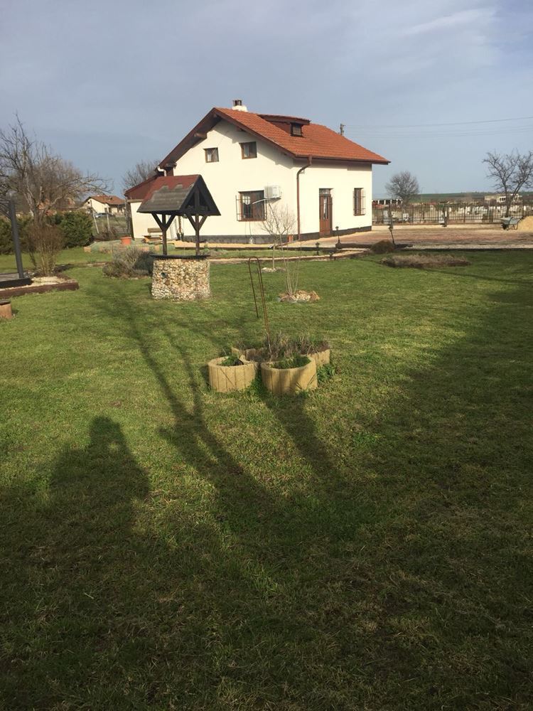 Меблированный отдельный дом с участком близко от Бургаса Меблированный отдельный дом с участком близко от Бургаса