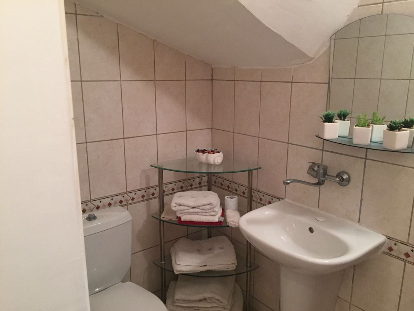 Меблированный отдельный дом с участком близко от Бургаса Меблированный отдельный дом с участком близко от Бургаса