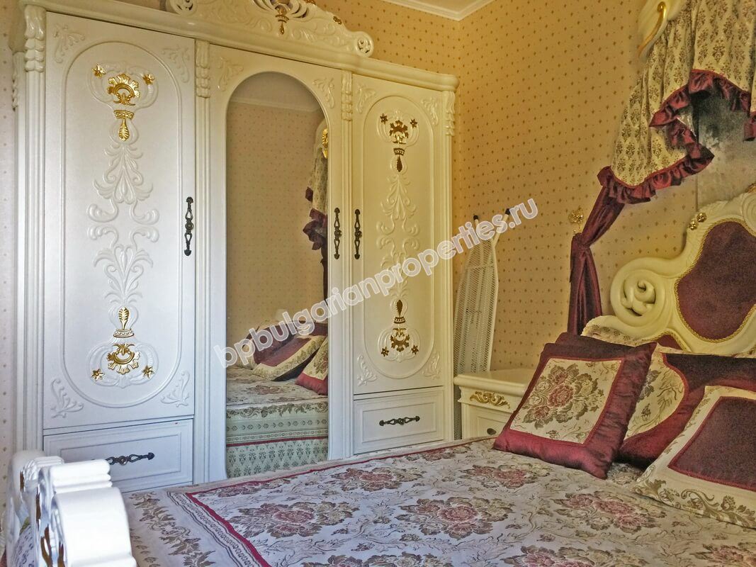 Шикарная двухкомнатная квартира на продажу на первой линии моря в курорте Елените