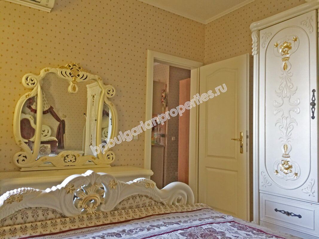 Шикарная двухкомнатная квартира на продажу на первой линии моря в курорте Елените