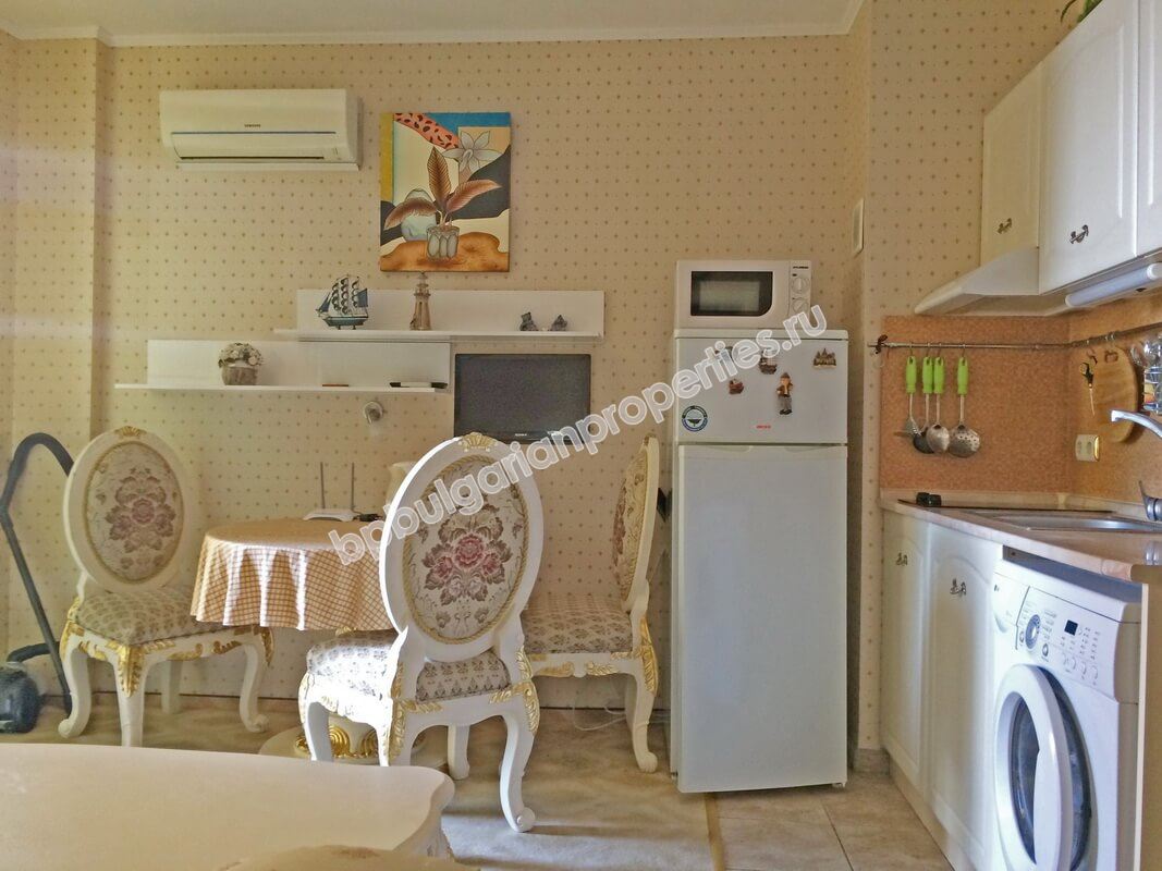 Шикарная двухкомнатная квартира на продажу на первой линии моря в курорте Елените