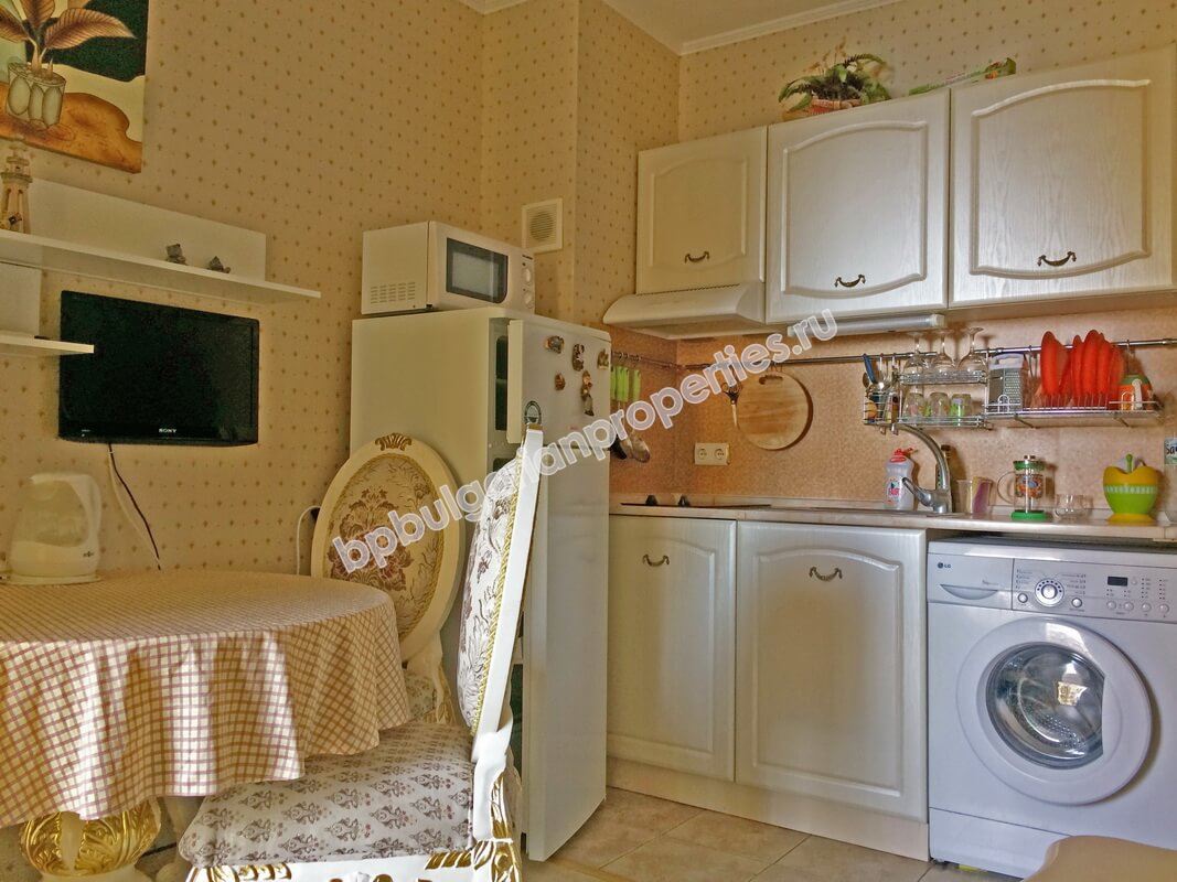 Шикарная двухкомнатная квартира на продажу на первой линии моря в курорте Елените