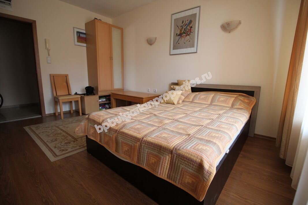 Меблированная квартира-студия близко к пляжу на продажу в Солнечном Берегу