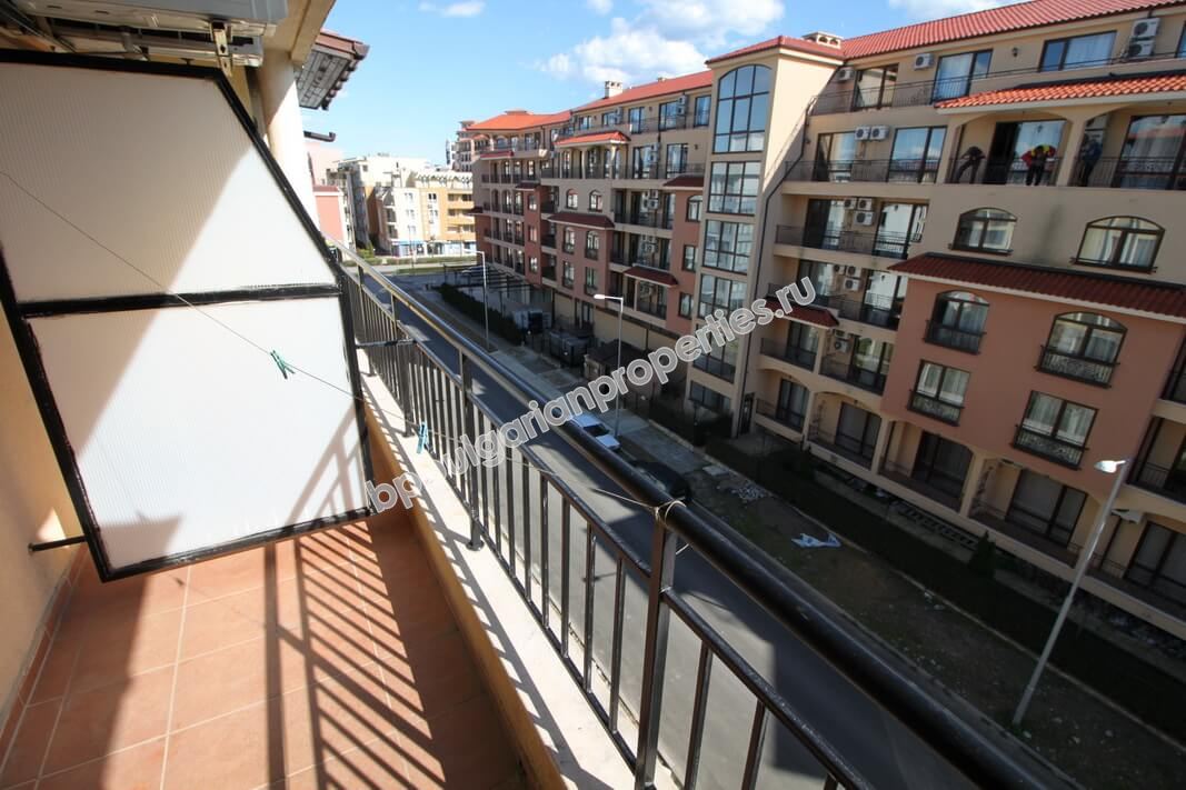 Меблированная квартира-студия близко к пляжу на продажу в Солнечном Берегу