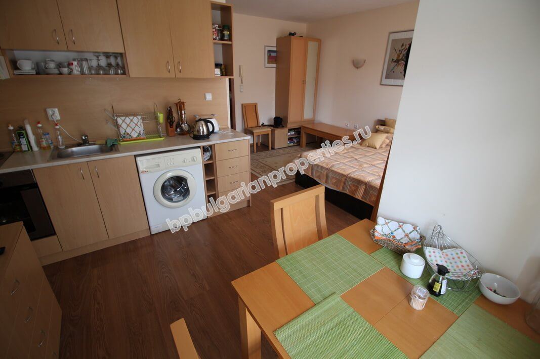 Меблированная квартира-студия близко к пляжу на продажу в Солнечном Берегу