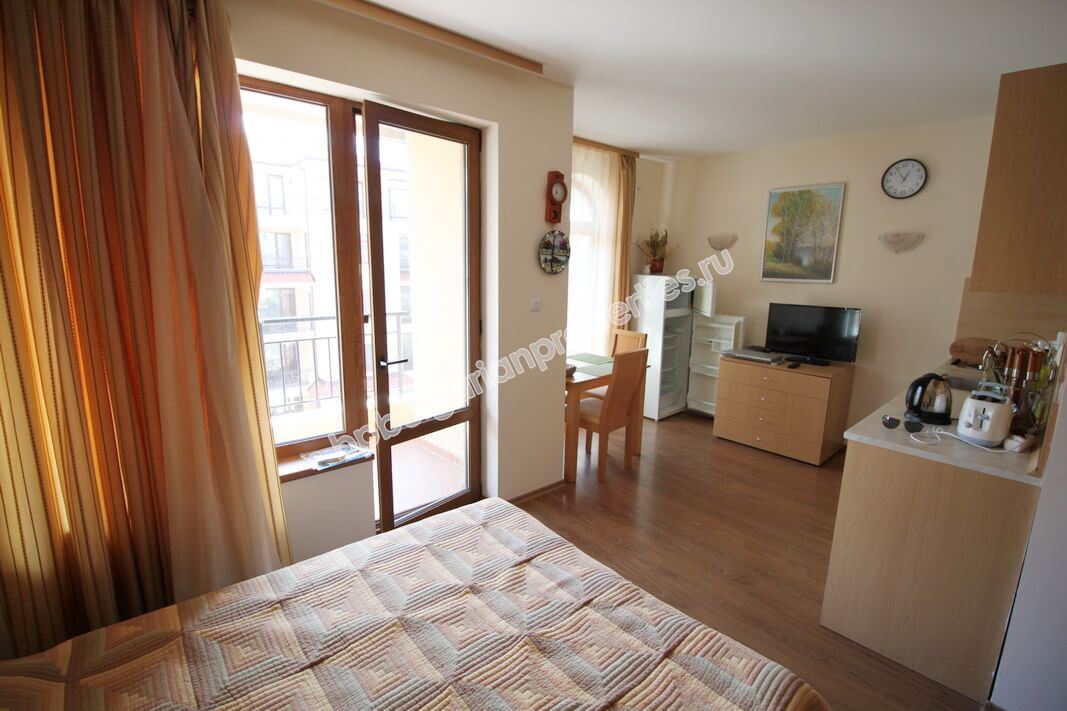 Меблированная квартира-студия близко к пляжу на продажу в Солнечном Берегу