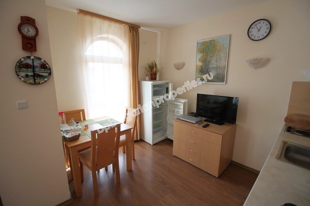 Меблированная квартира-студия близко к пляжу на продажу в Солнечном Берегу