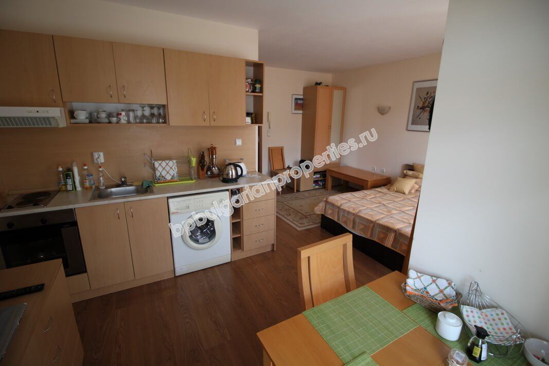 Меблированная квартира-студия близко к пляжу на продажу в Солнечном Берегу