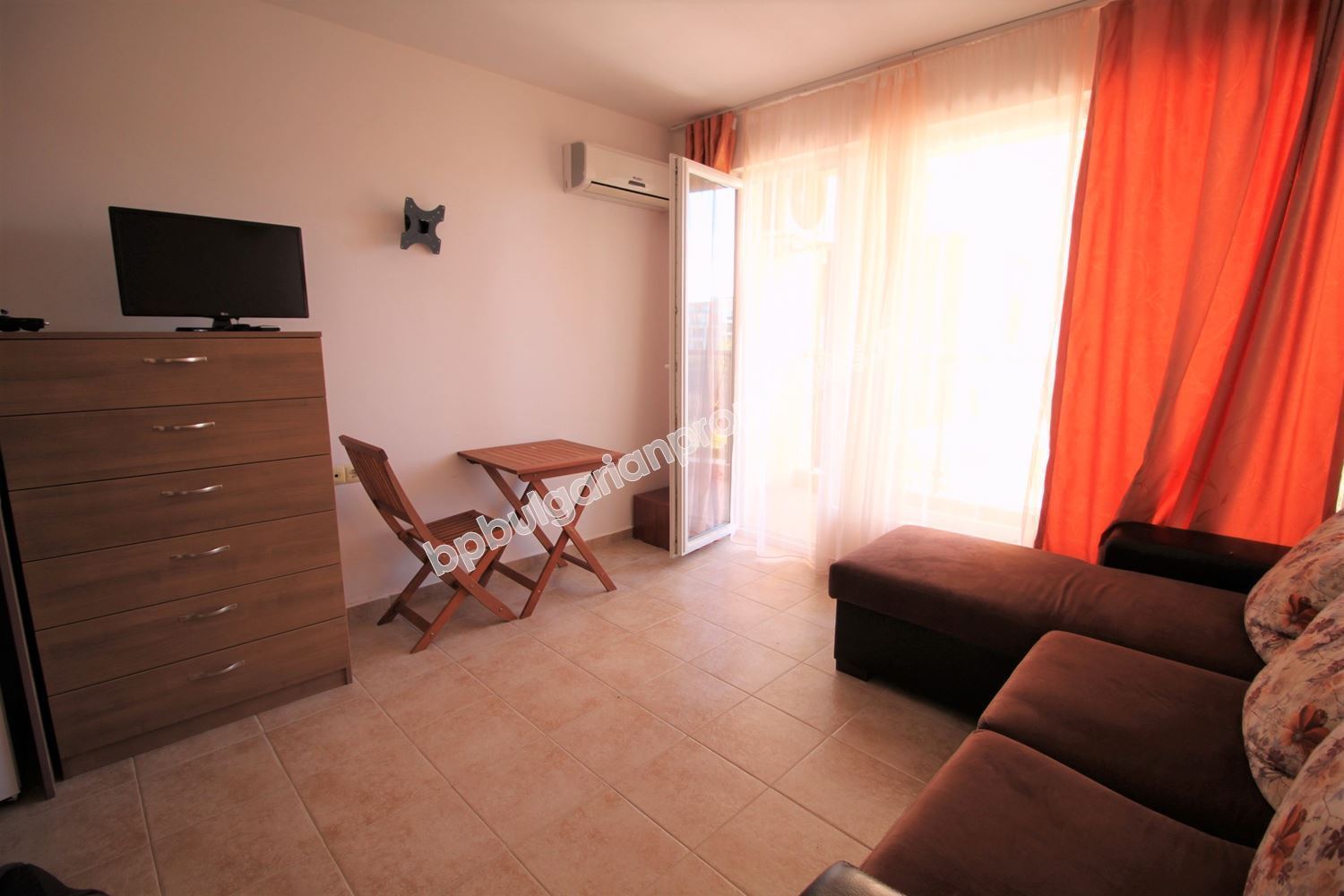 Меблированная студия на продажу в курорте Святой Влас Меблированная студия на продажу в курорте Святой Влас