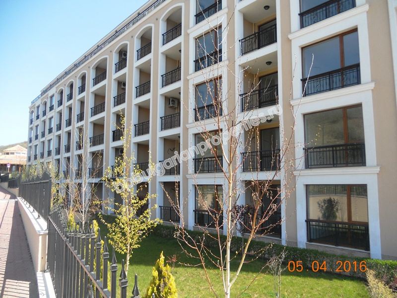 Выгодная студия близко к пляжу на продажу в курорте Елените