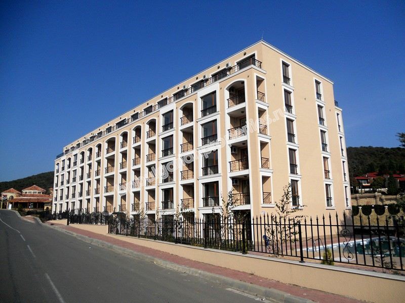 Выгодная студия близко к пляжу на продажу в курорте Елените