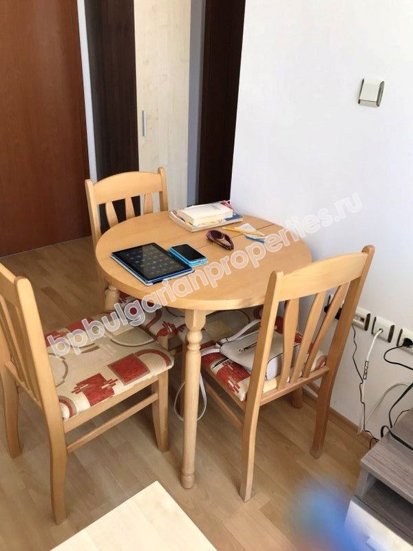 Двухкомнатная меблированная квартира на продажу в курорте Солнечный Берег