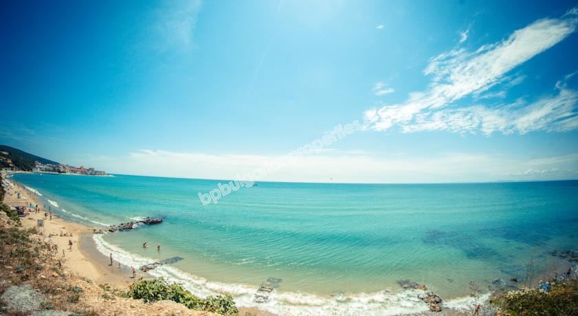 Меблированная двухспальная квартира с видом на море в курорте Святой Влас Меблированная двухспальная квартира с видом на море в курорте Святой Влас