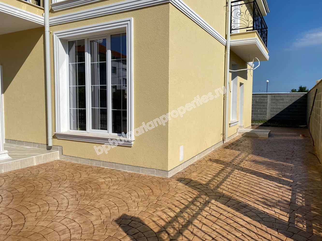 Трехэтажная вилла для двух семей близко от моря, Равда Трехэтажная вилла для двух семей близко от моря, Равда