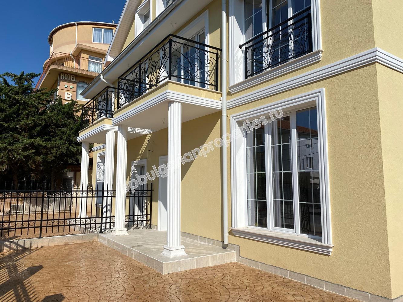 Трехэтажная вилла для двух семей близко от моря, Равда Трехэтажная вилла для двух семей близко от моря, Равда