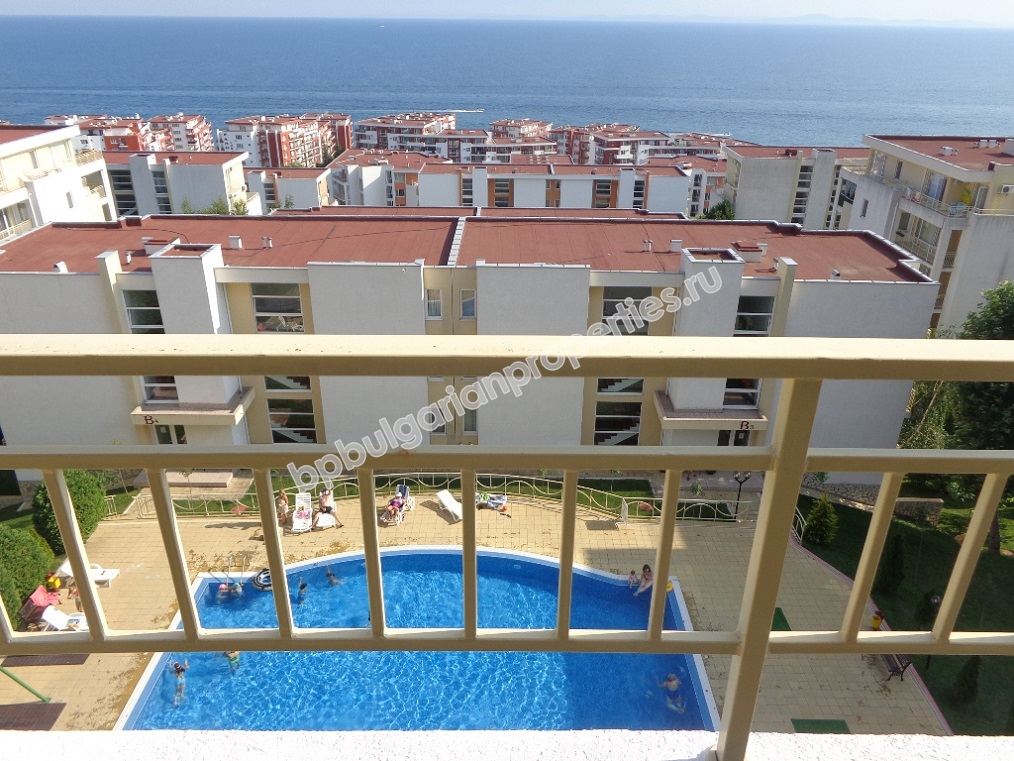 Большая меблированная студия с видом на море на продажу в курорте Святой Влас Большая меблированная студия с видом на море на продажу в курорте Святой Влас