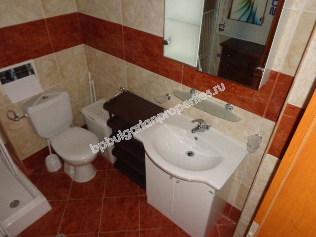 Большая меблированная студия с видом на море на продажу в курорте Святой Влас Большая меблированная студия с видом на море на продажу в курорте Святой Влас