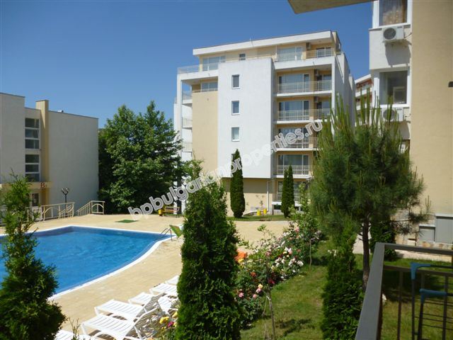 Большая меблированная студия с видом на море на продажу в курорте Святой Влас Большая меблированная студия с видом на море на продажу в курорте Святой Влас