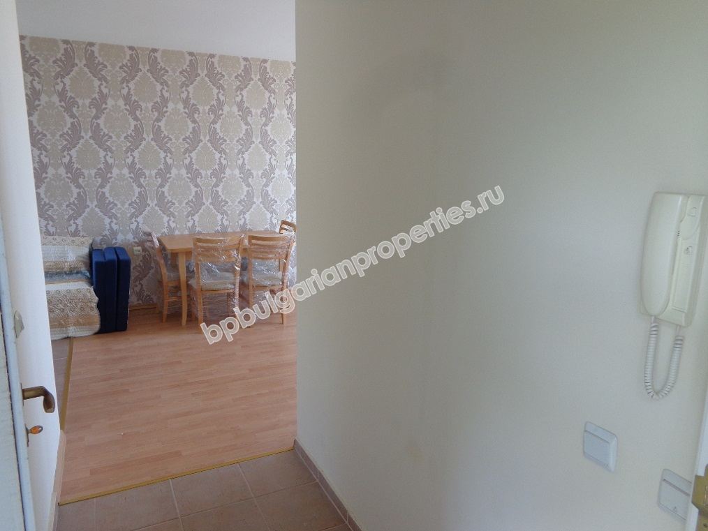 Большая меблированная студия с видом на море на продажу в курорте Святой Влас Большая меблированная студия с видом на море на продажу в курорте Святой Влас