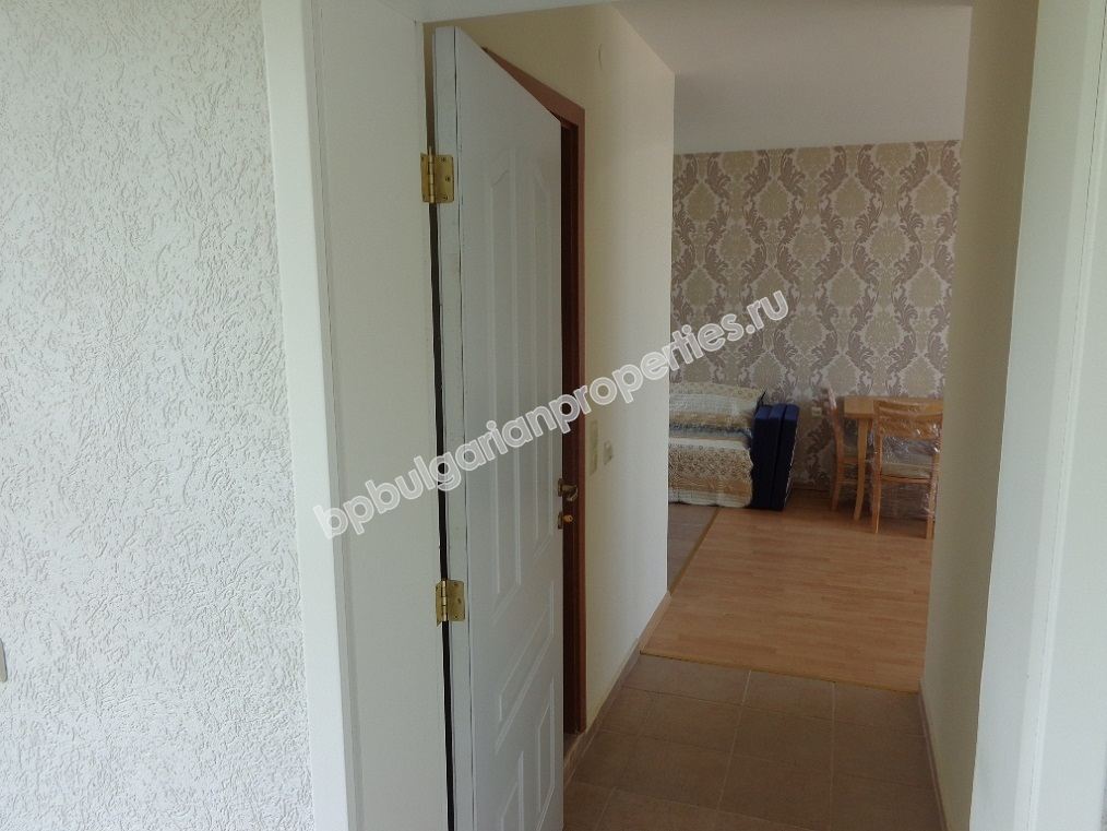 Большая меблированная студия с видом на море на продажу в курорте Святой Влас Большая меблированная студия с видом на море на продажу в курорте Святой Влас