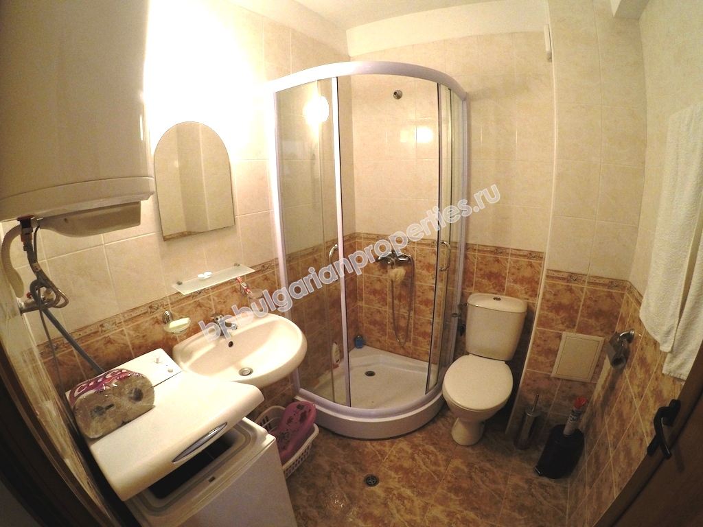 Большая меблированная студия для продажи недалеко от пляжа в курорте Свети Влас Большая меблированная студия для продажи недалеко от пляжа в курорте Свети Влас