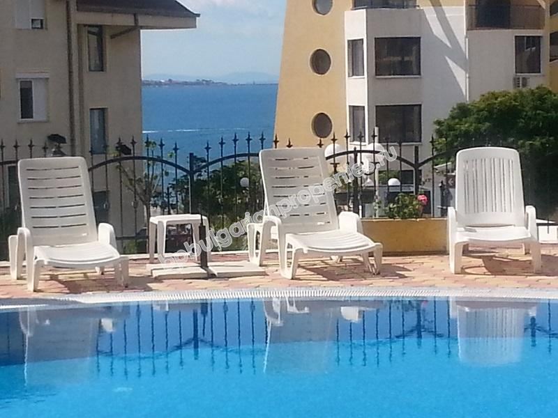 Большая меблированная студия для продажи недалеко от пляжа в курорте Свети Влас Большая меблированная студия для продажи недалеко от пляжа в курорте Свети Влас