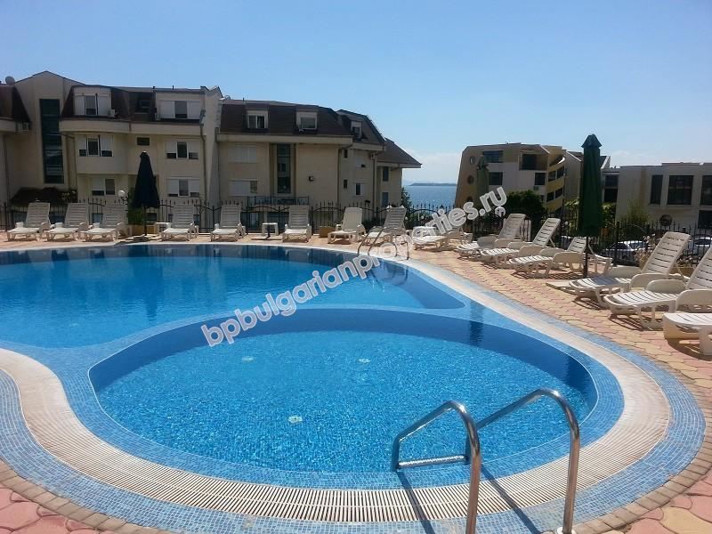 Большая меблированная студия для продажи недалеко от пляжа в курорте Свети Влас Большая меблированная студия для продажи недалеко от пляжа в курорте Свети Влас