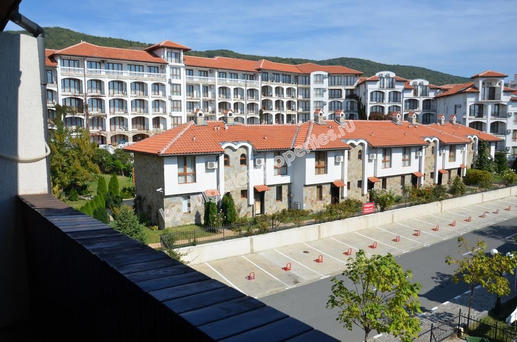 Большая меблированная студия для продажи недалеко от пляжа в курорте Свети Влас Большая меблированная студия для продажи недалеко от пляжа в курорте Свети Влас