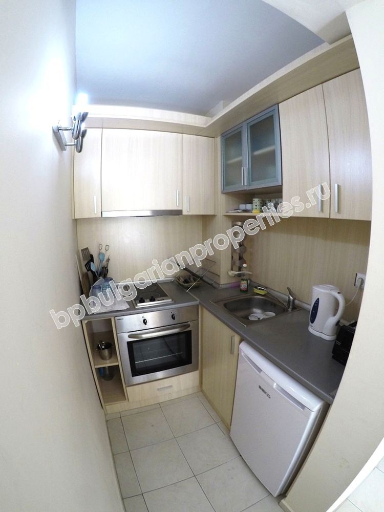 Большая меблированная студия для продажи недалеко от пляжа в курорте Свети Влас Большая меблированная студия для продажи недалеко от пляжа в курорте Свети Влас