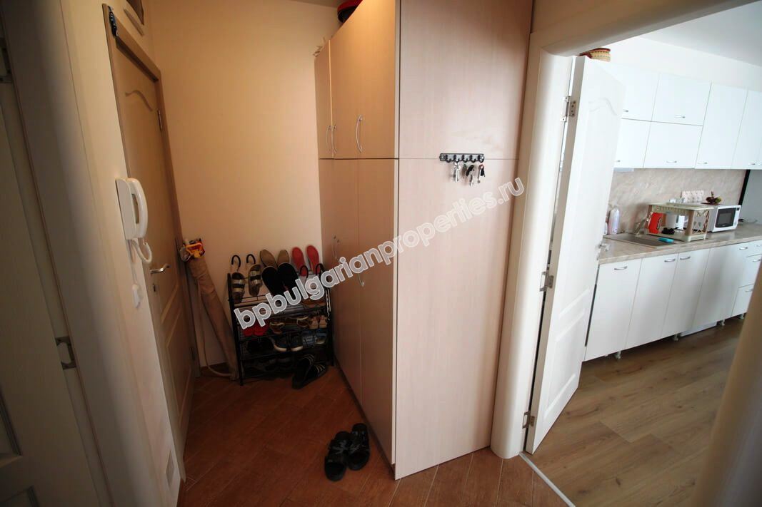 Меблированная двухкомнатная квартира на продажу в курорте Солнечный Берег