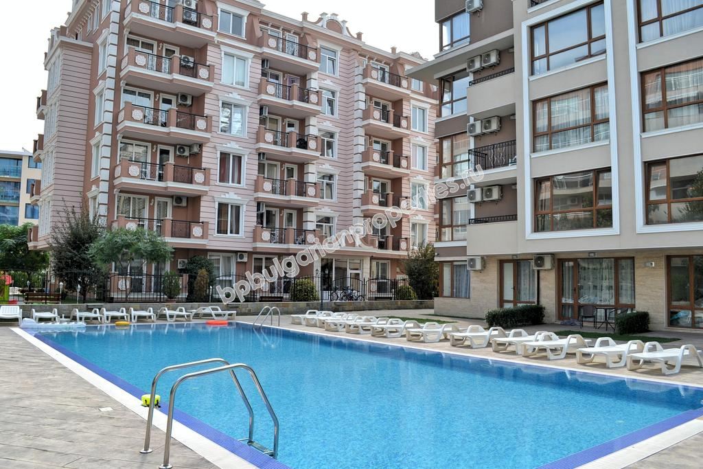 Меблированная двухкомнатная квартира на продажу в курорте Солнечный Берег