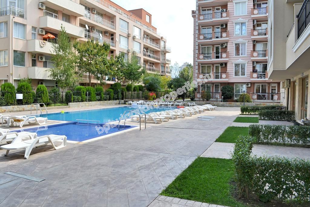 Меблированная двухкомнатная квартира на продажу в курорте Солнечный Берег