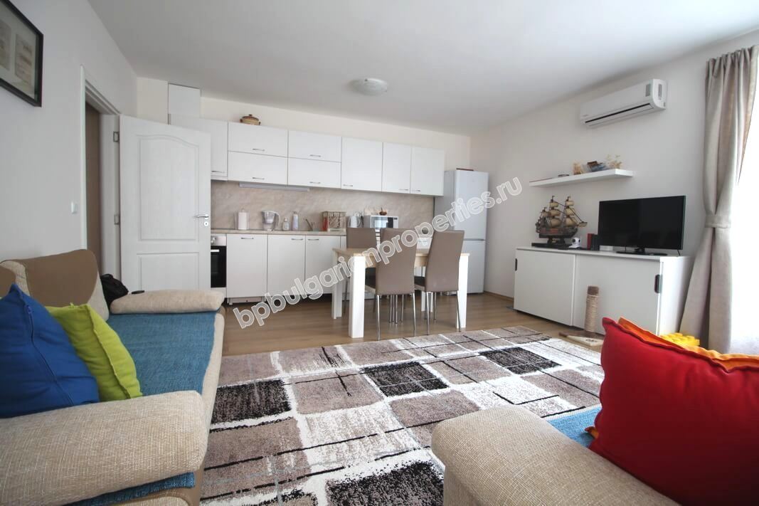 Меблированная двухкомнатная квартира на продажу в курорте Солнечный Берег