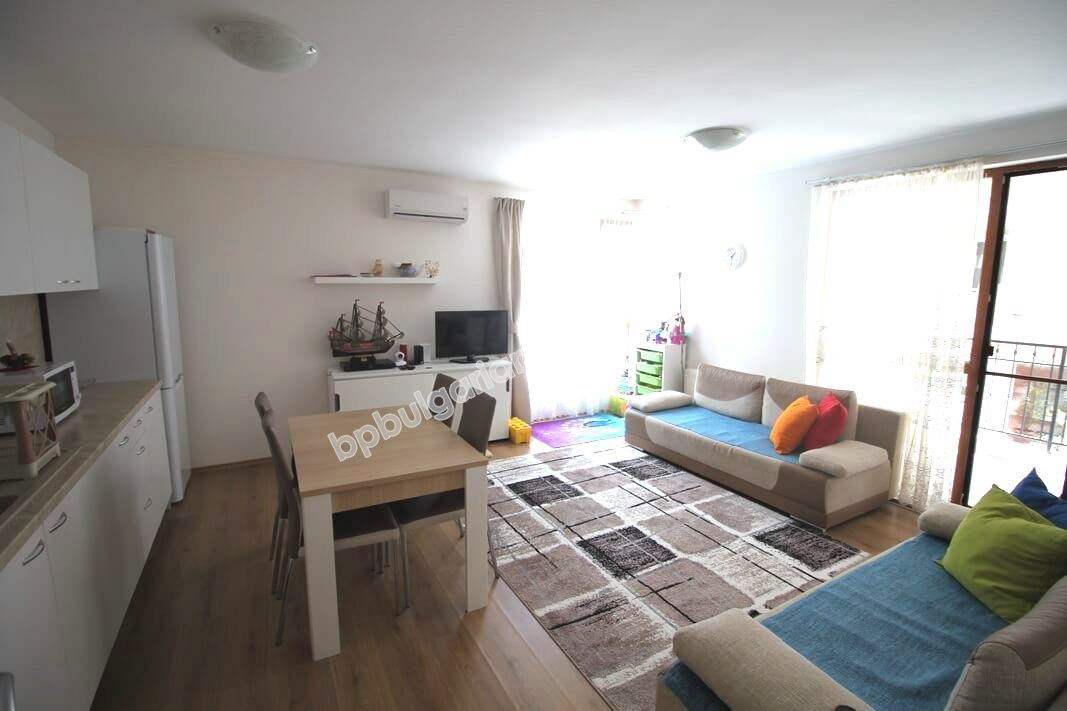 Меблированная двухкомнатная квартира на продажу в курорте Солнечный Берег